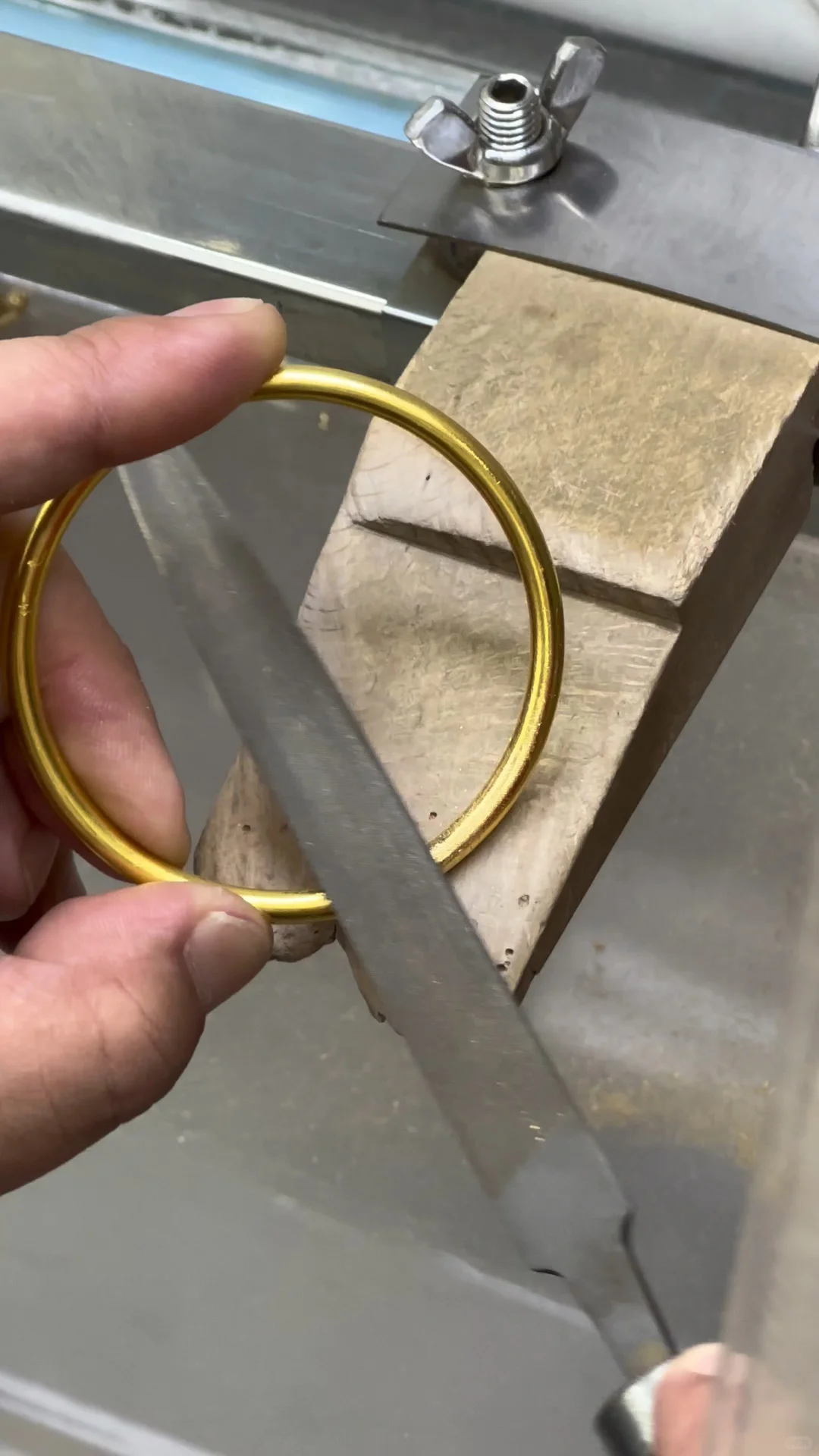 在牛牛打金店凑齐「三金」是种什么体验？?