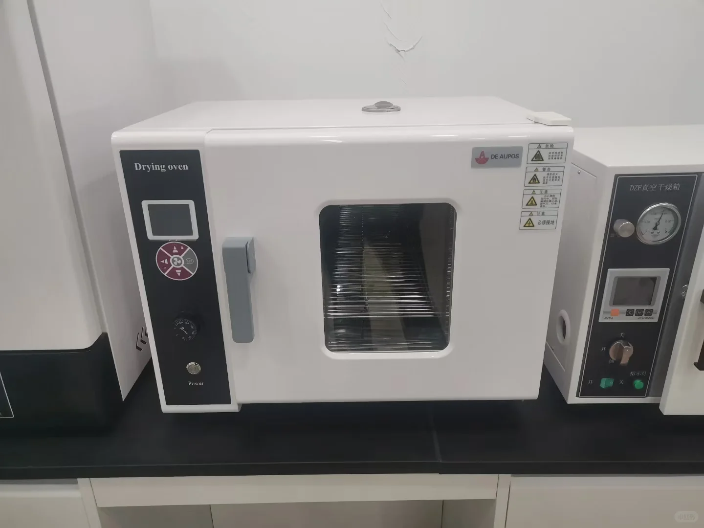 电热恒温干燥箱，实验室专用设备，带数显温