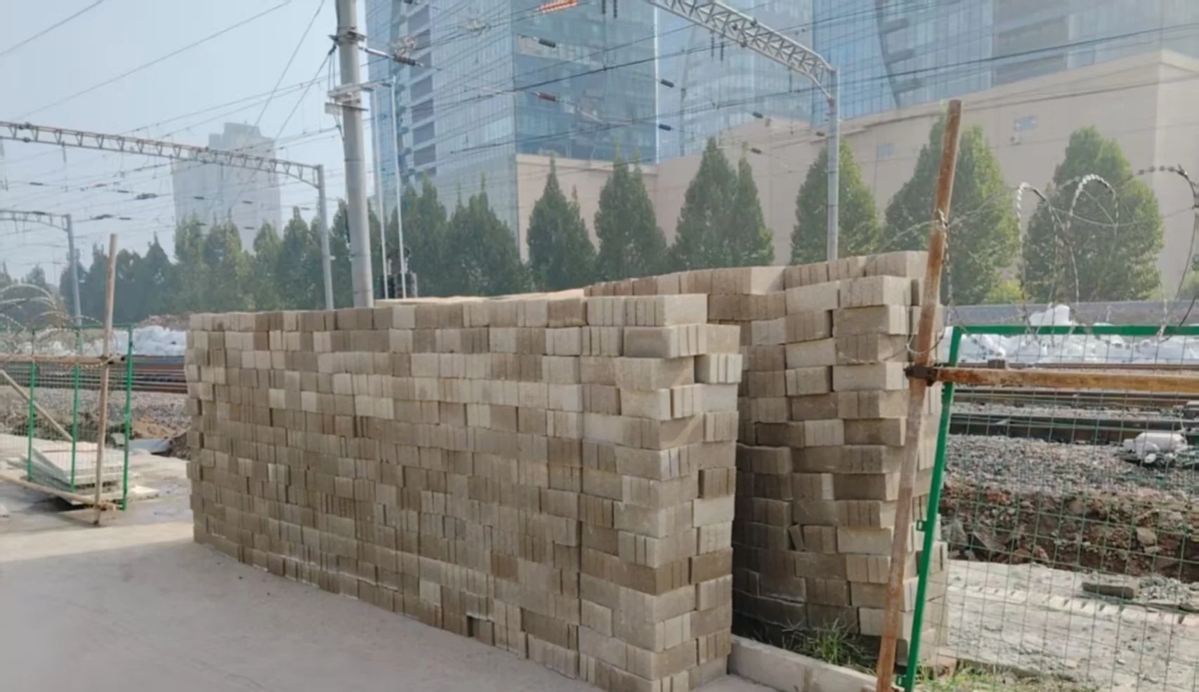 水泥沙子砖头厂家直销，实体仓储样品随便看