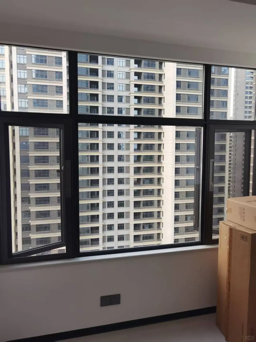 十里外滩，110系列断桥铝窗纱一体