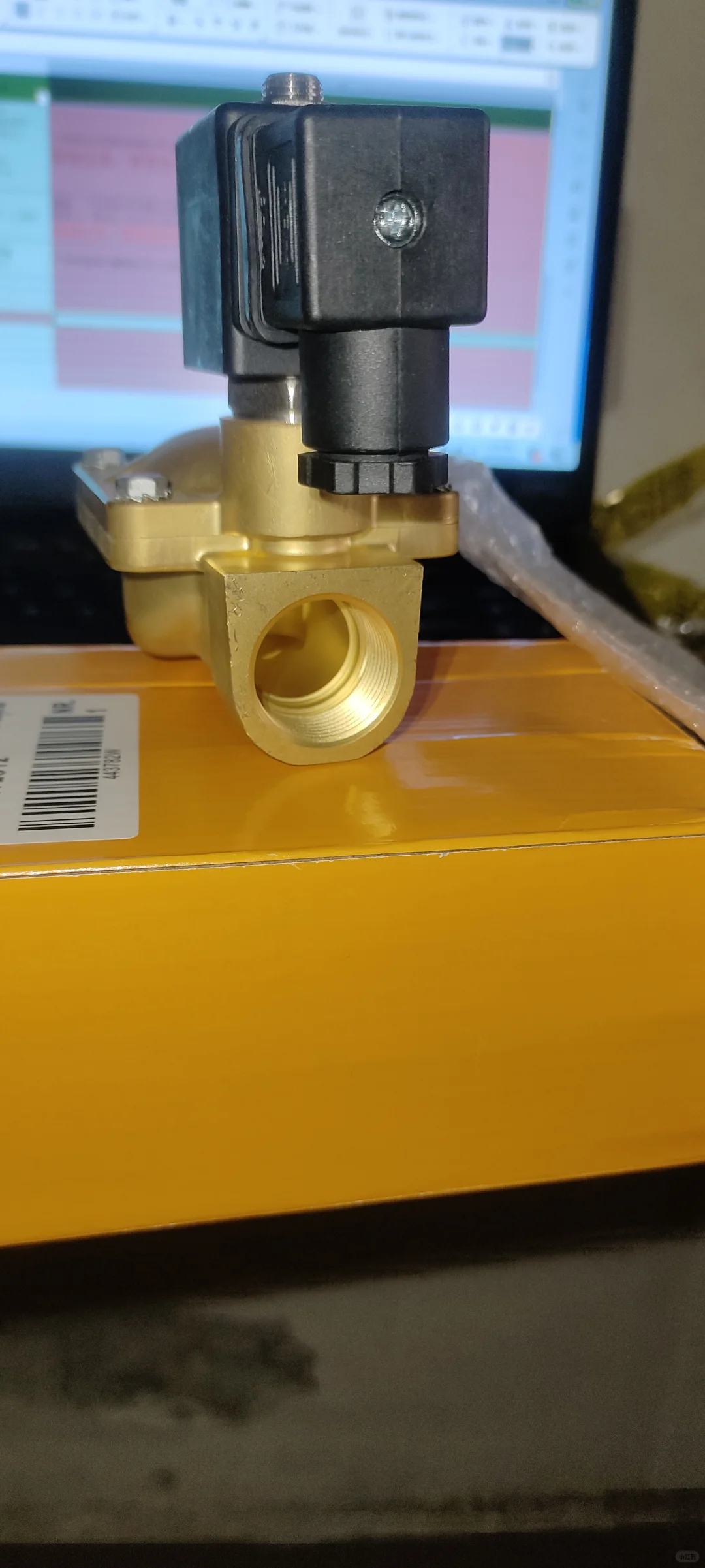 大型增压瓶电磁控制阀