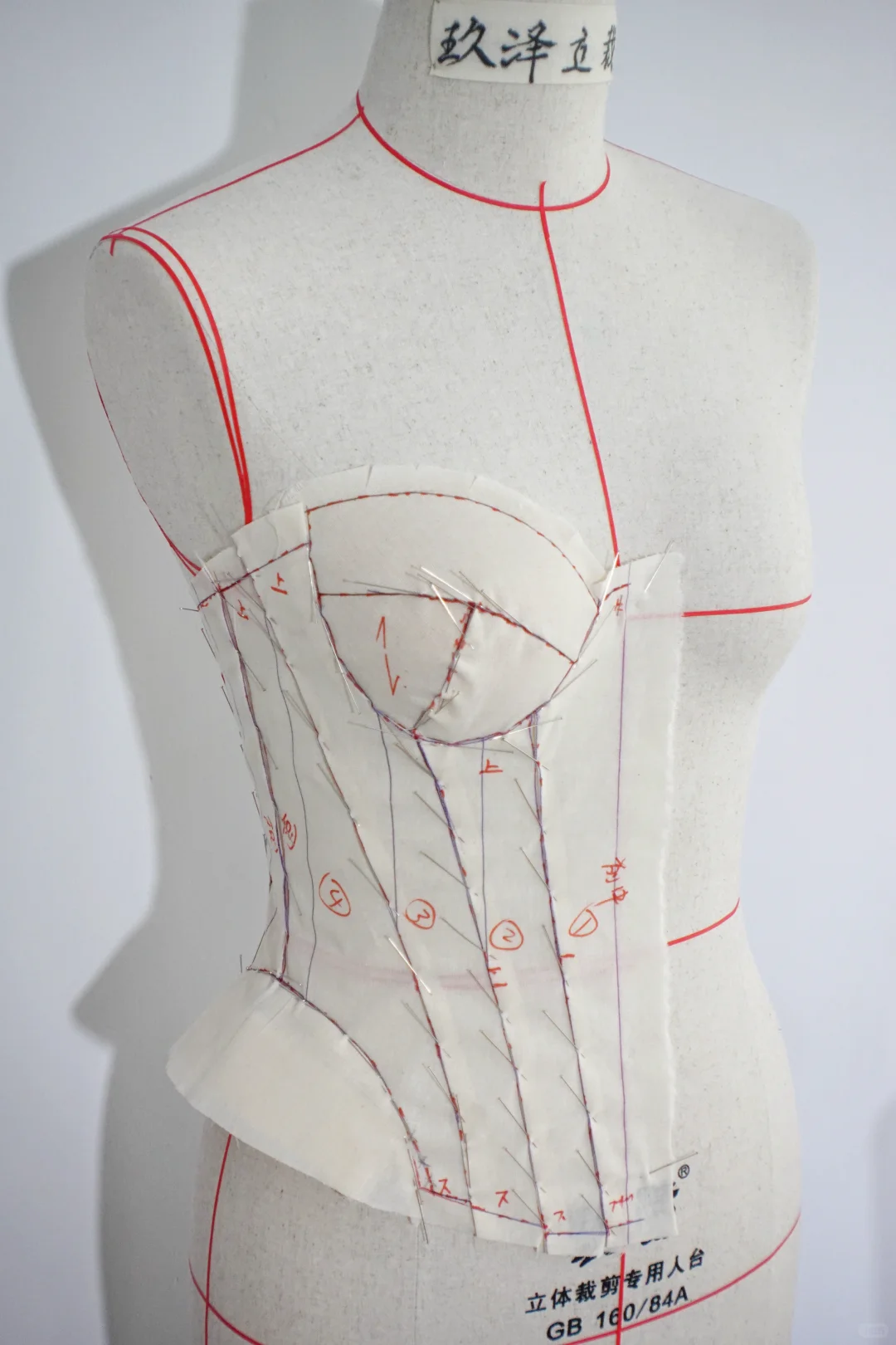 ERMANNO SCERVINO Spring紧身胸衣 — 立裁