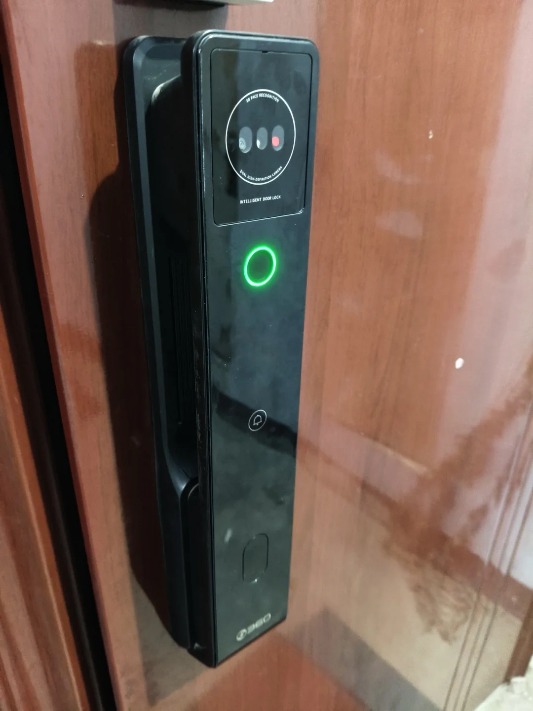 现在的人家里都装这个了吧，360门锁➕门铃