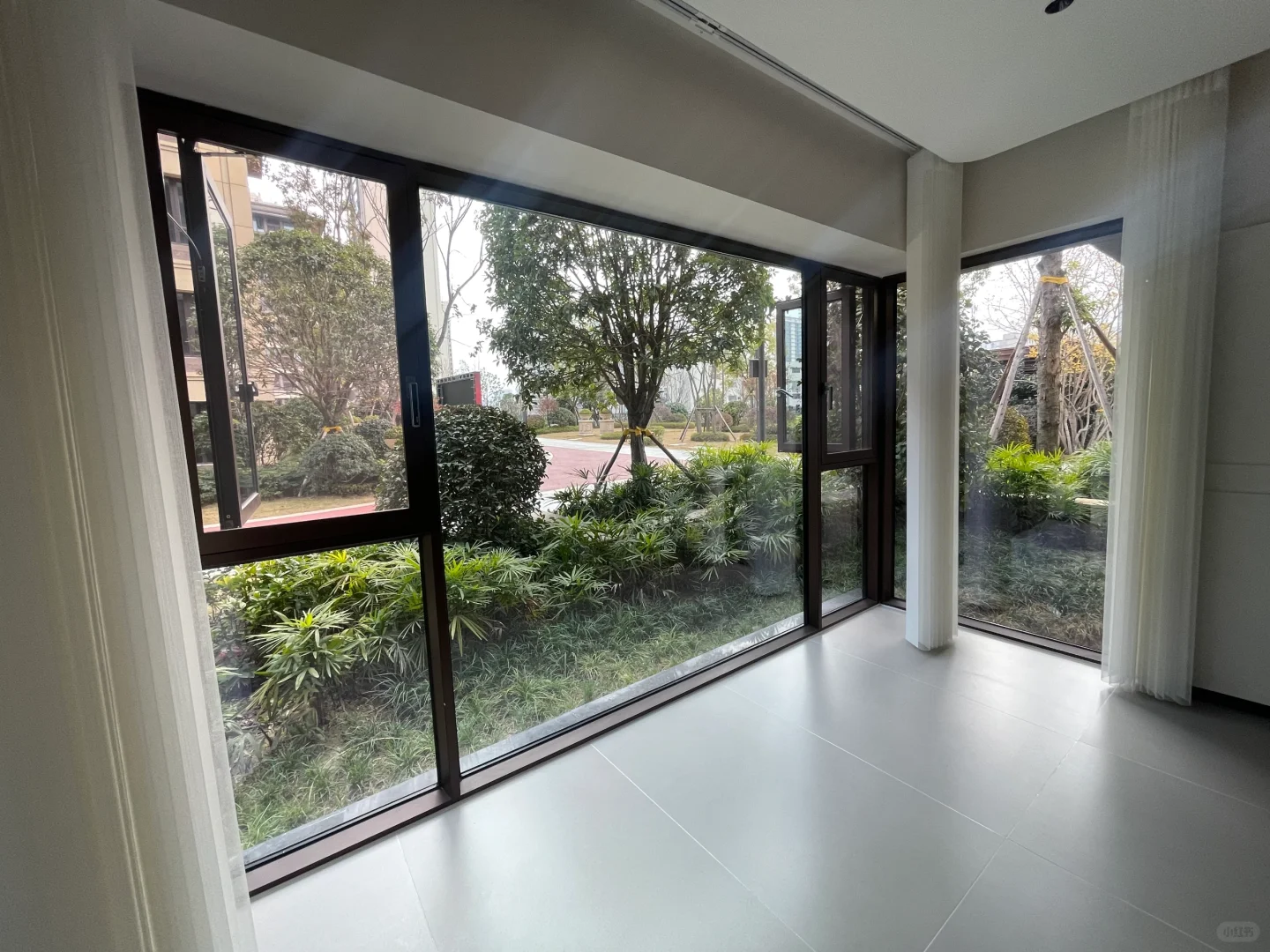 阳台就要封断桥落地窗