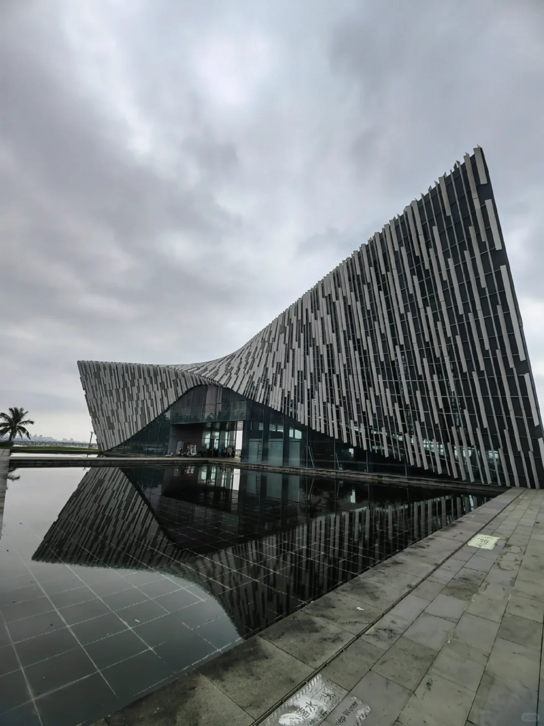 海南新建筑挺炸眼