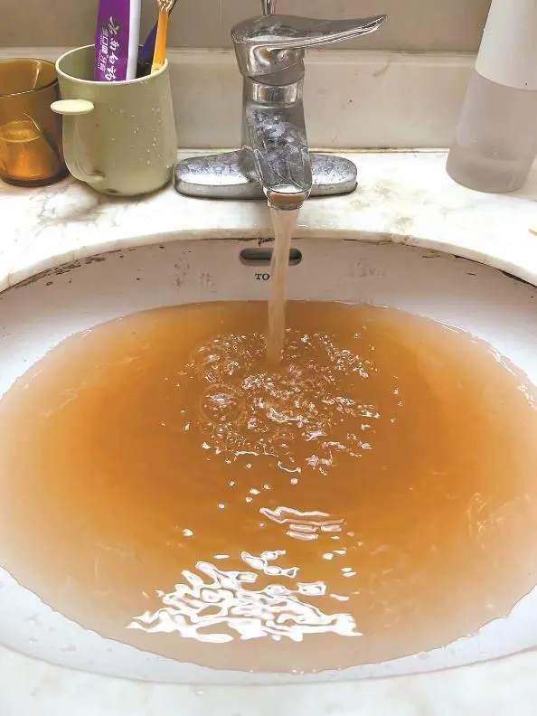 问！为什么我家的自来水出来是浑浊的
