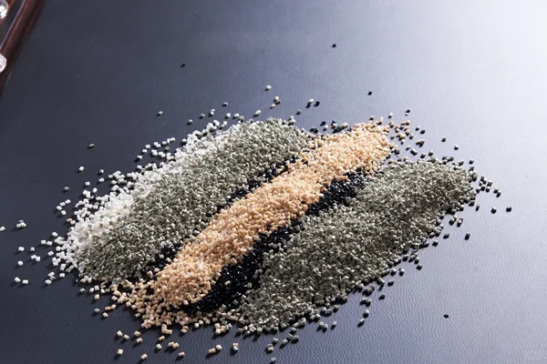 无锡嘉弘深入解析PVC颗粒：现代工业的多面手