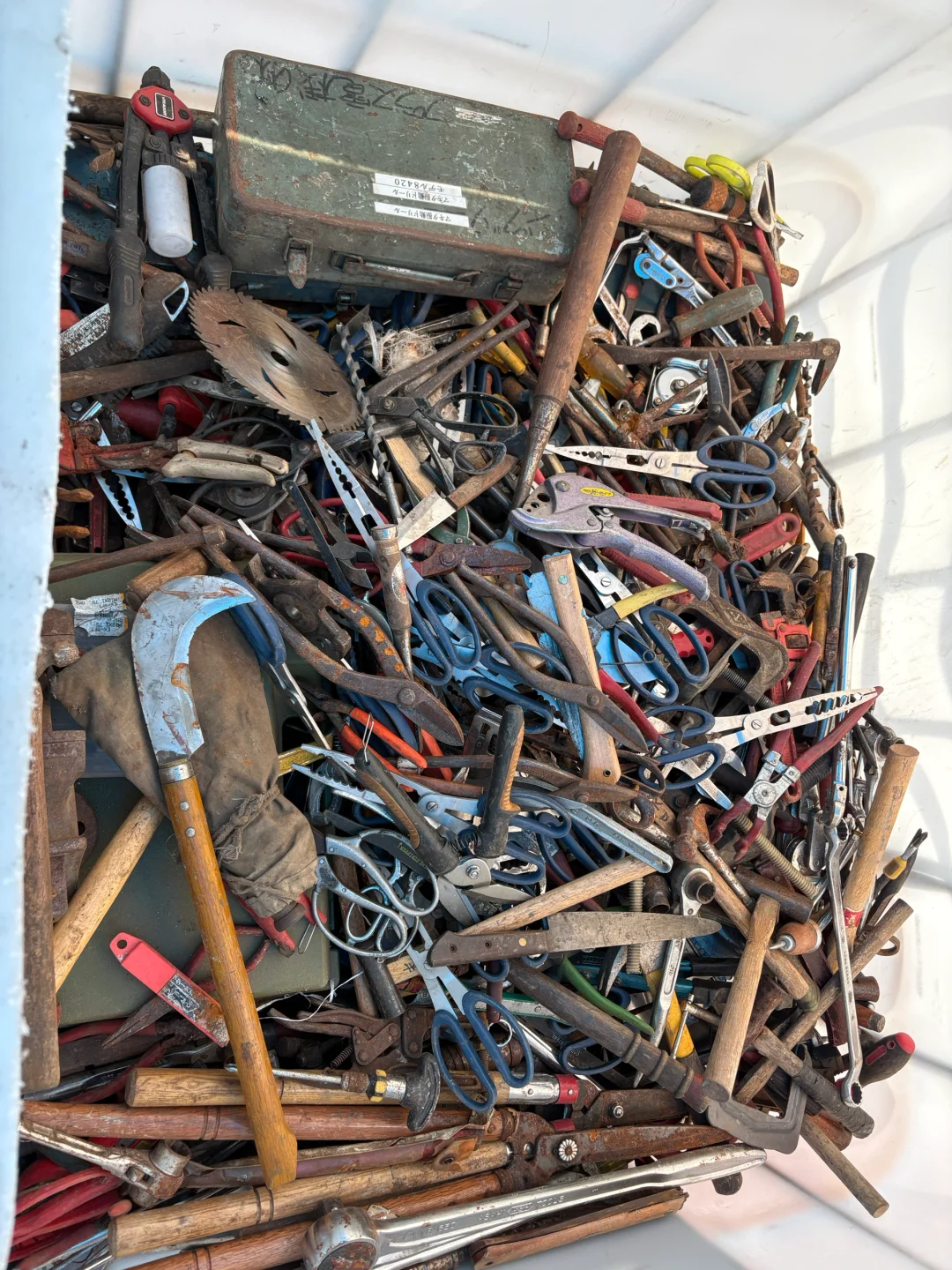 刚到国内，两吨左右！