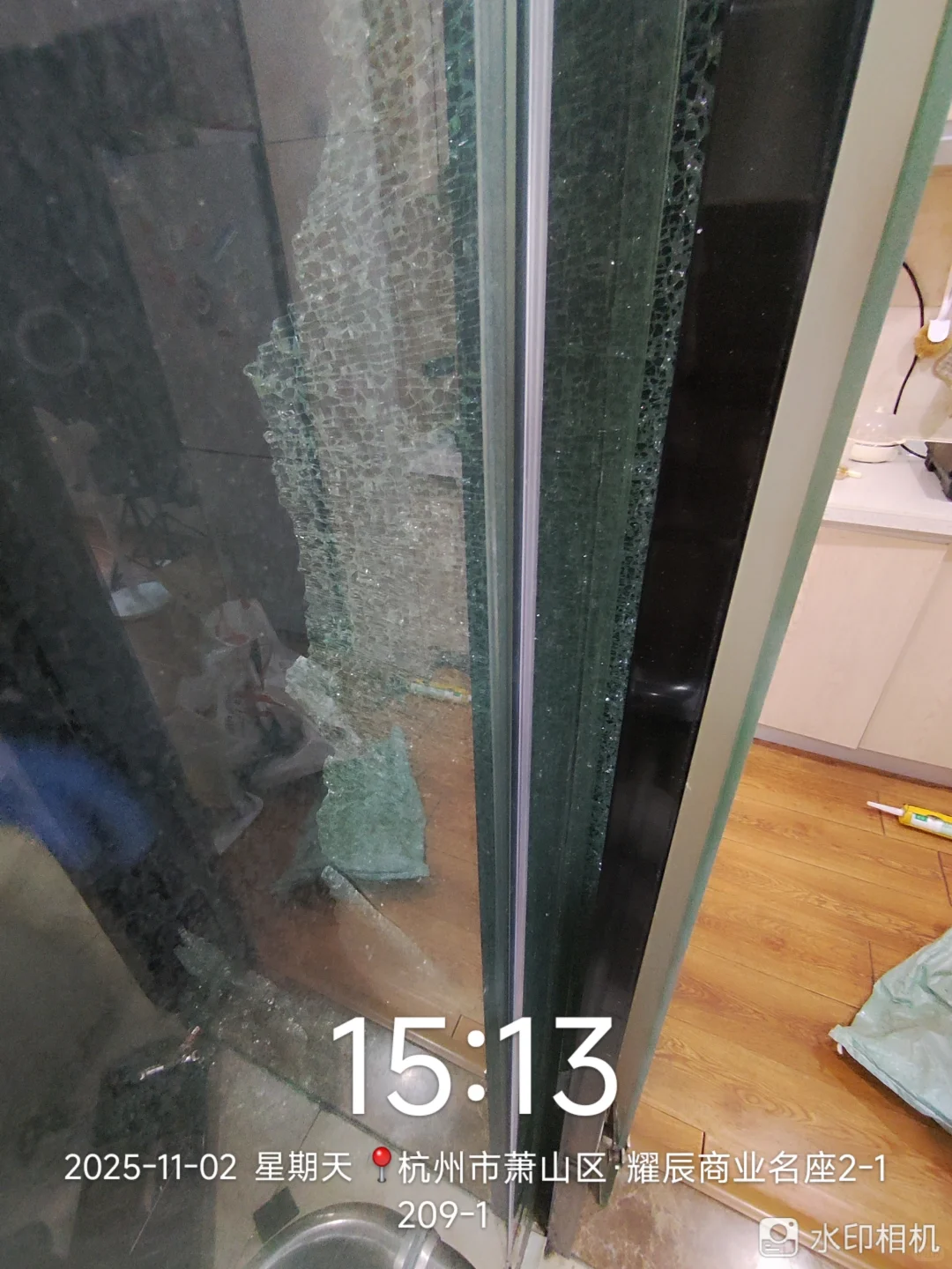 萧山区耀辰商业名座淋浴房玻璃更换