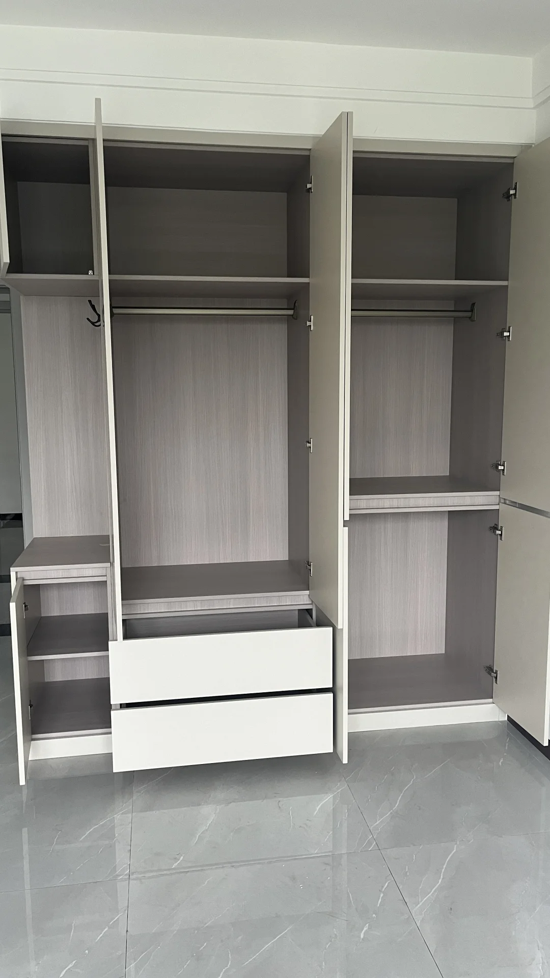 简约的衣柜也好看啊啊啊！