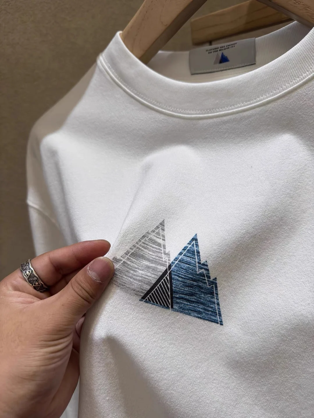 服装工艺｜2025秋冬新款服装印绣花特殊设计