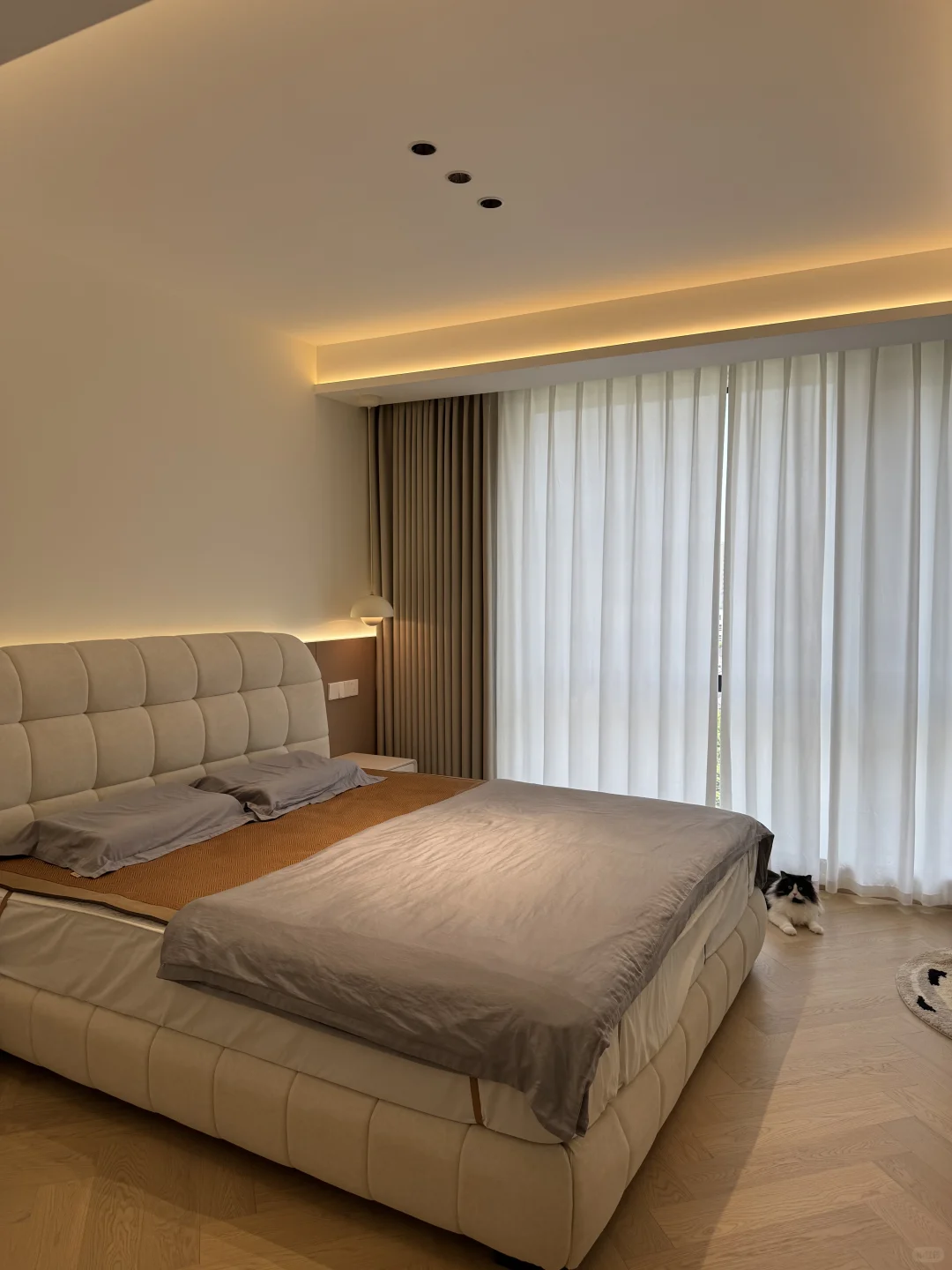 邻居说：你这床尾衣柜比我家衣帽间还实用！