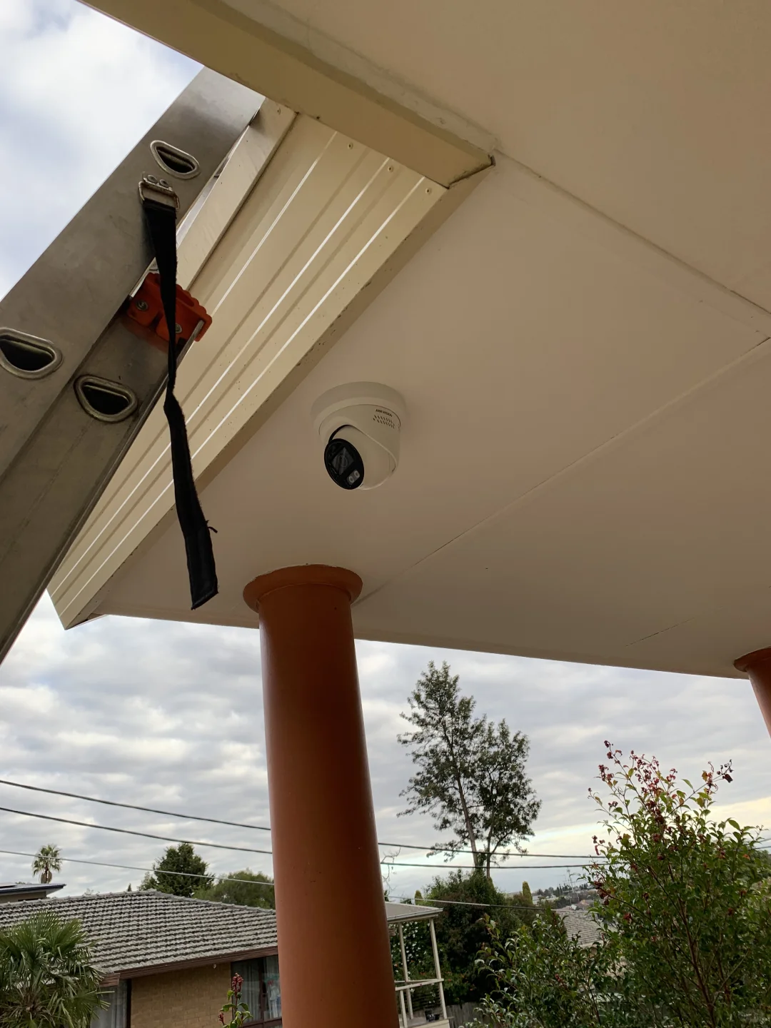 智能AI识别声光报警摄像头包安装