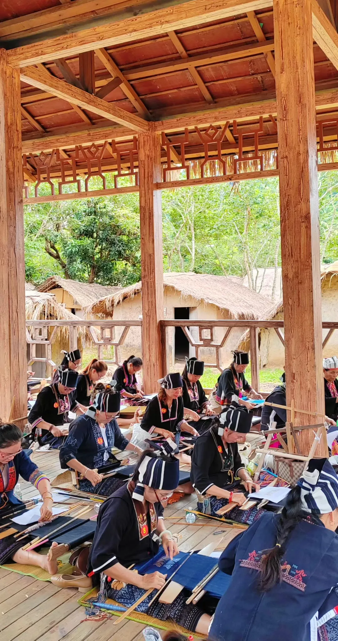 海南黎锦职称评审