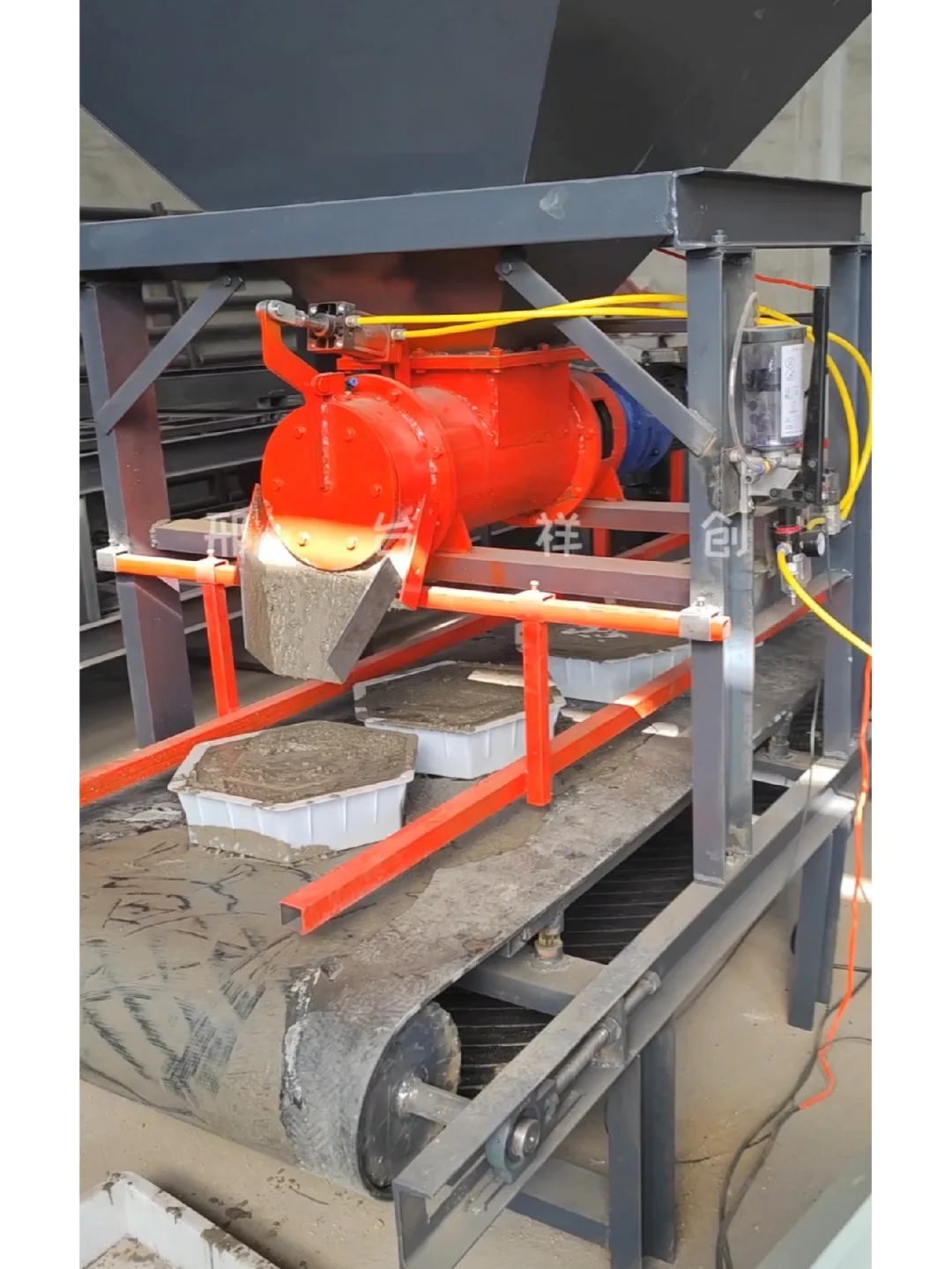 祥创混凝土预制块布料机器生产线设备