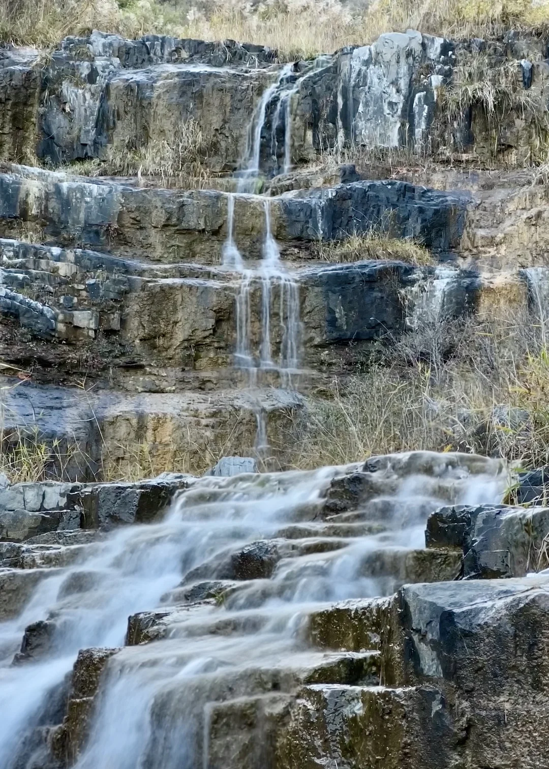 北京2h达！蚕姑坨悬崖边日照金山的秋日秘境