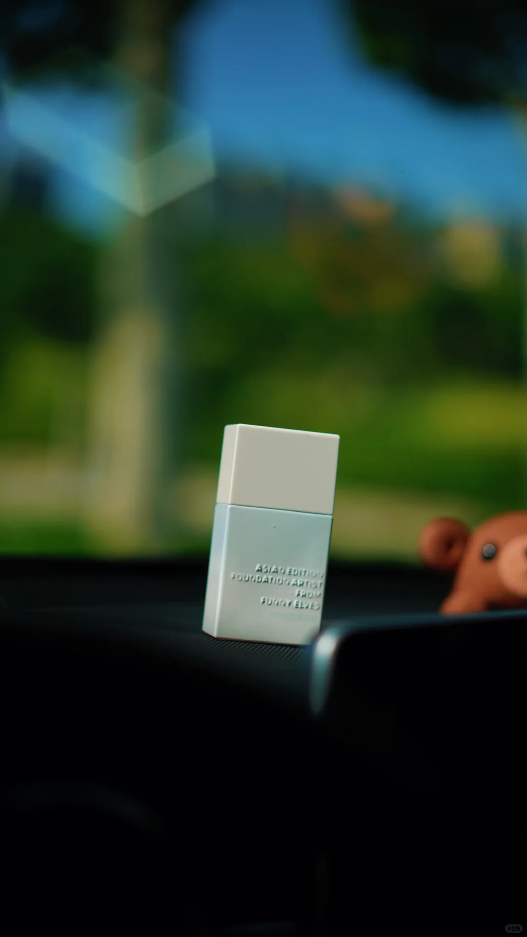 简直堪比行走的紫外线测试卡！