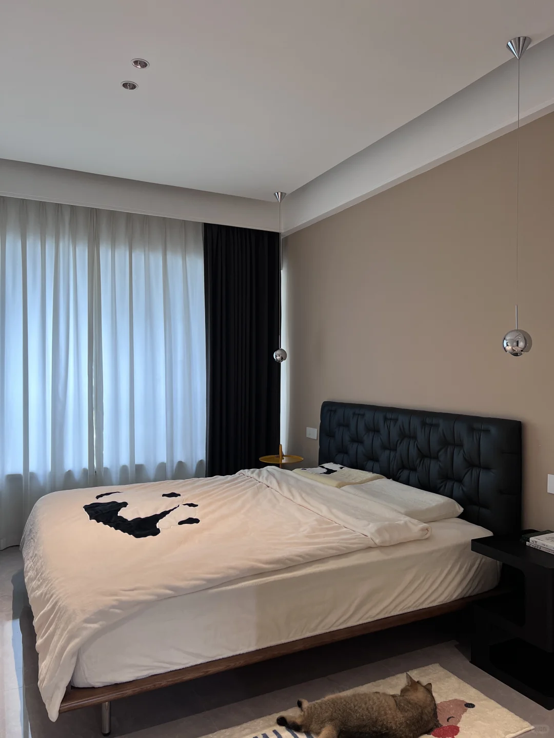 开间3.1m做满墙床尾衣柜真的太舒服了！！