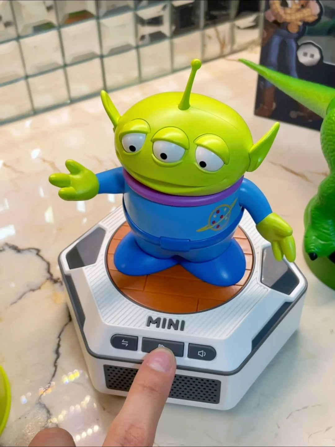 ?没有男孩子能拒绝高科技玩具！