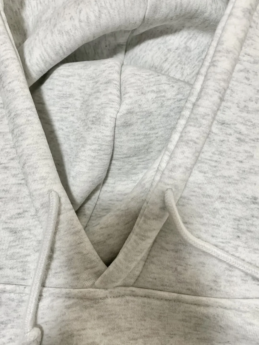 真天塌了，卫衣放久领口发黄了…