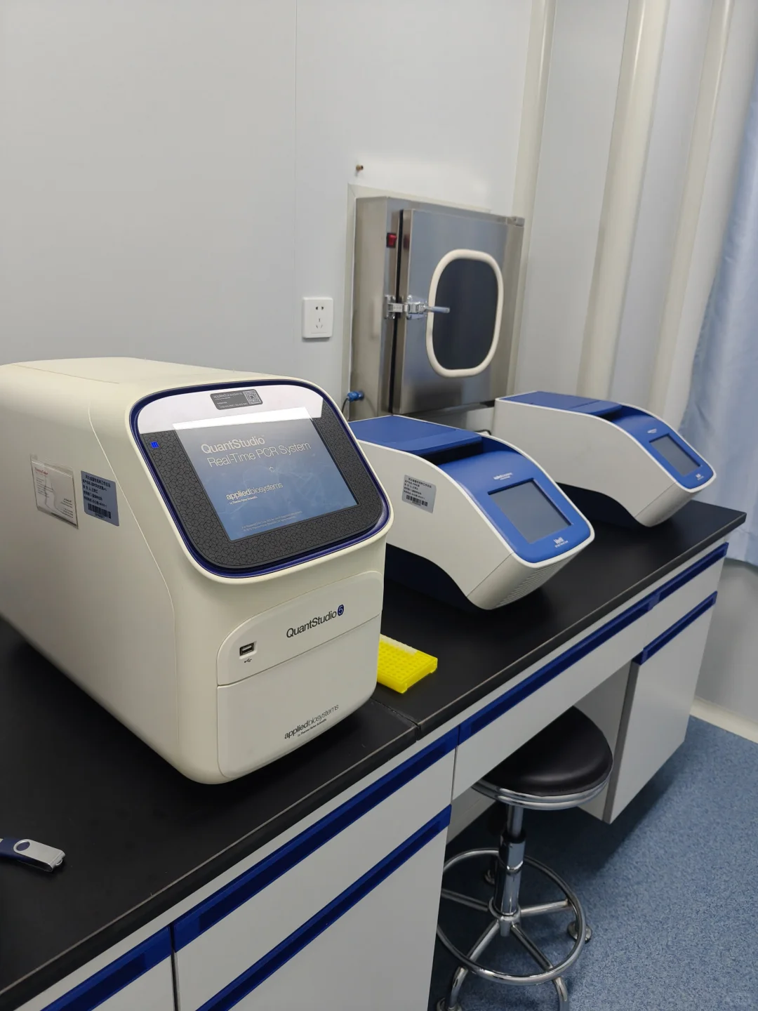 分子试验的一天