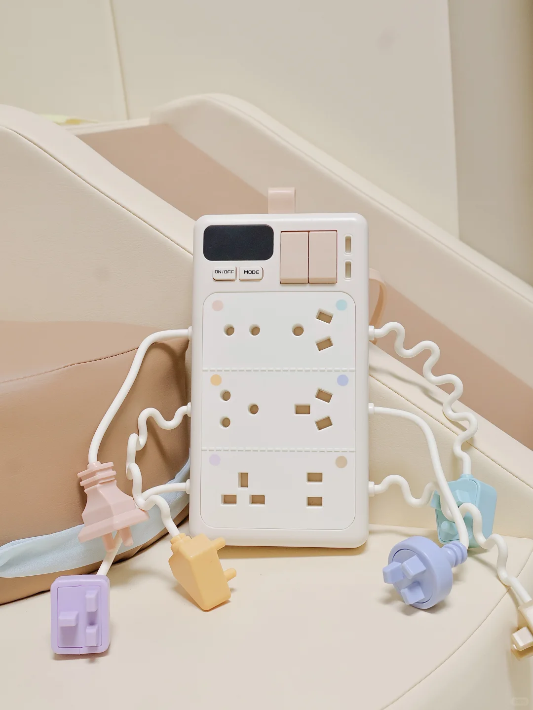 ?宝宝益智玩具新发现！这款插座玩具太绝了