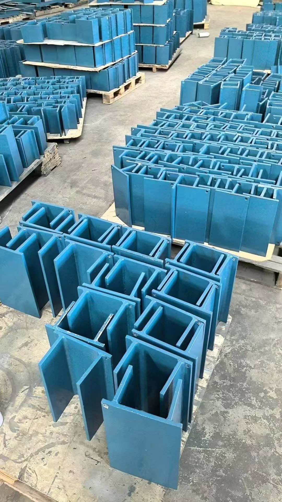 橡胶管托生产厂家优选与产品特性解析