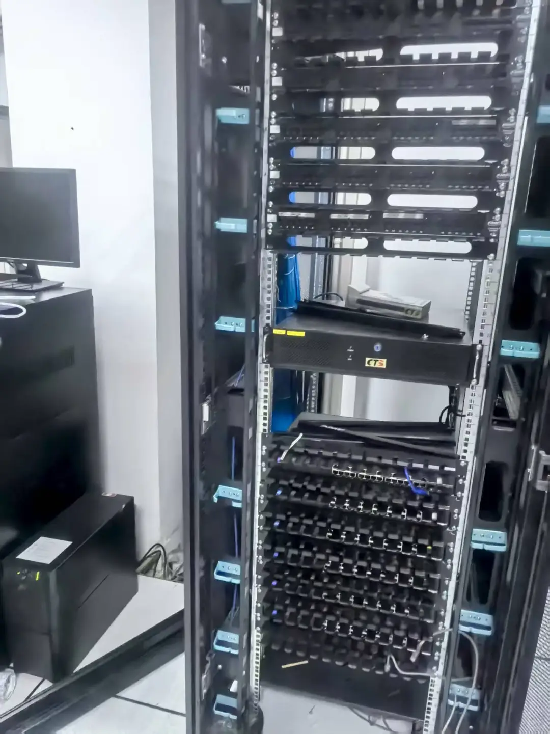 上门高价回收服务器交换机高价回收机房下架