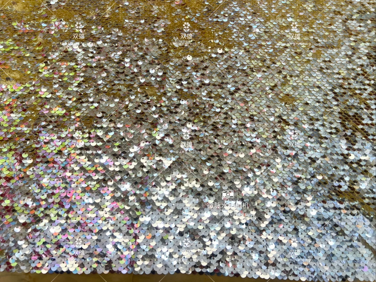 谁懂啊???好喜欢这种闪闪发光的面料✨✨?