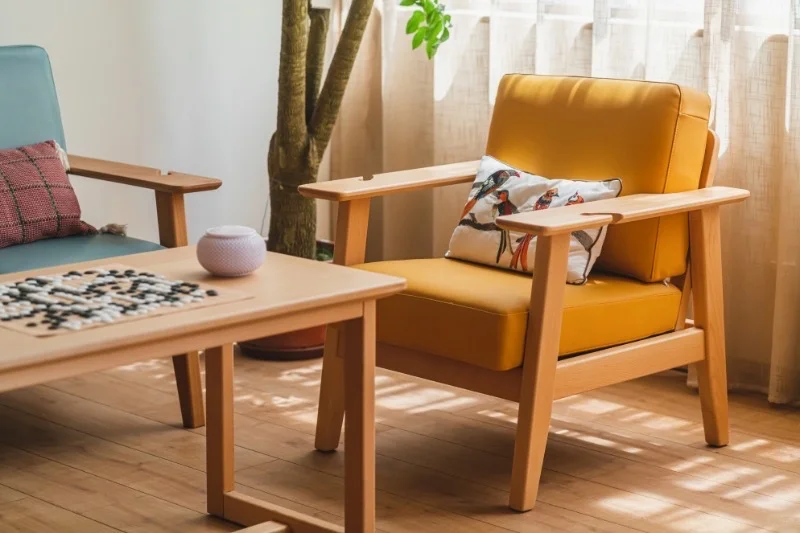 把爱与温暖装进细节里｜榉木宽扶手沙发