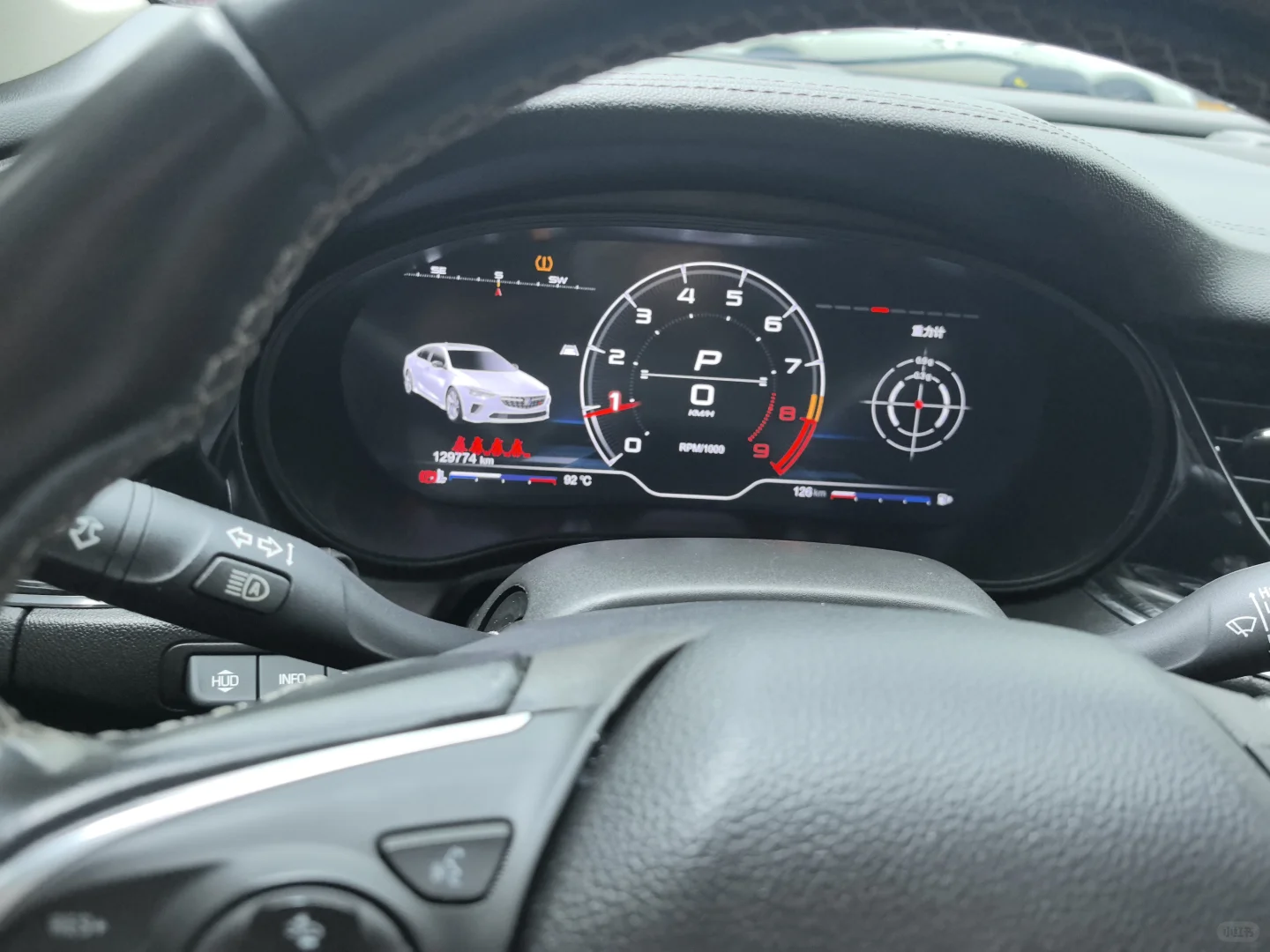 新君威液晶仪表盘