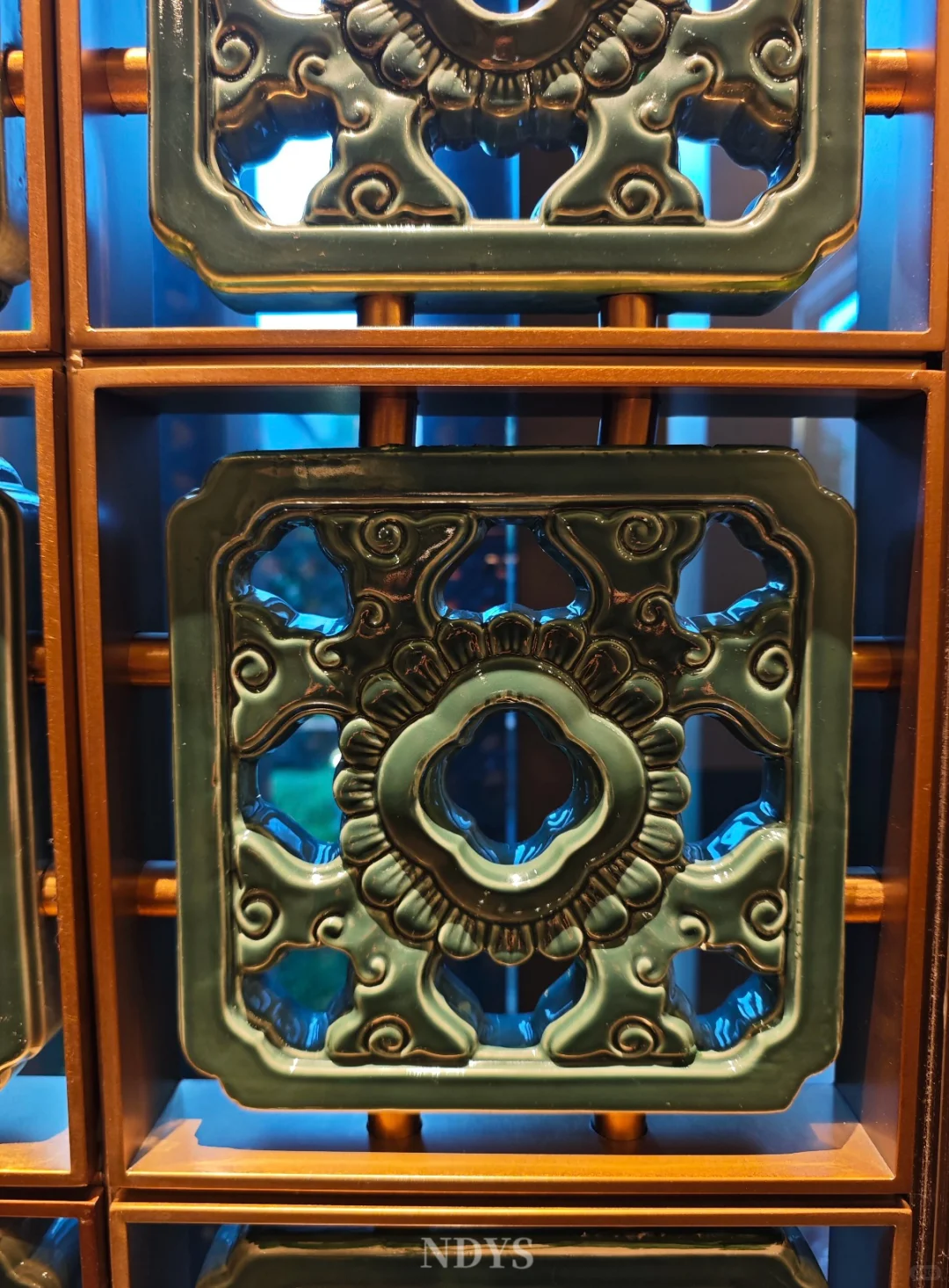 中式美学｜琉璃釉陶瓷砖屏风