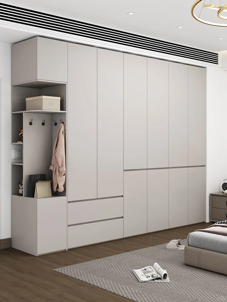 羊绒灰实木衣柜分段式设计