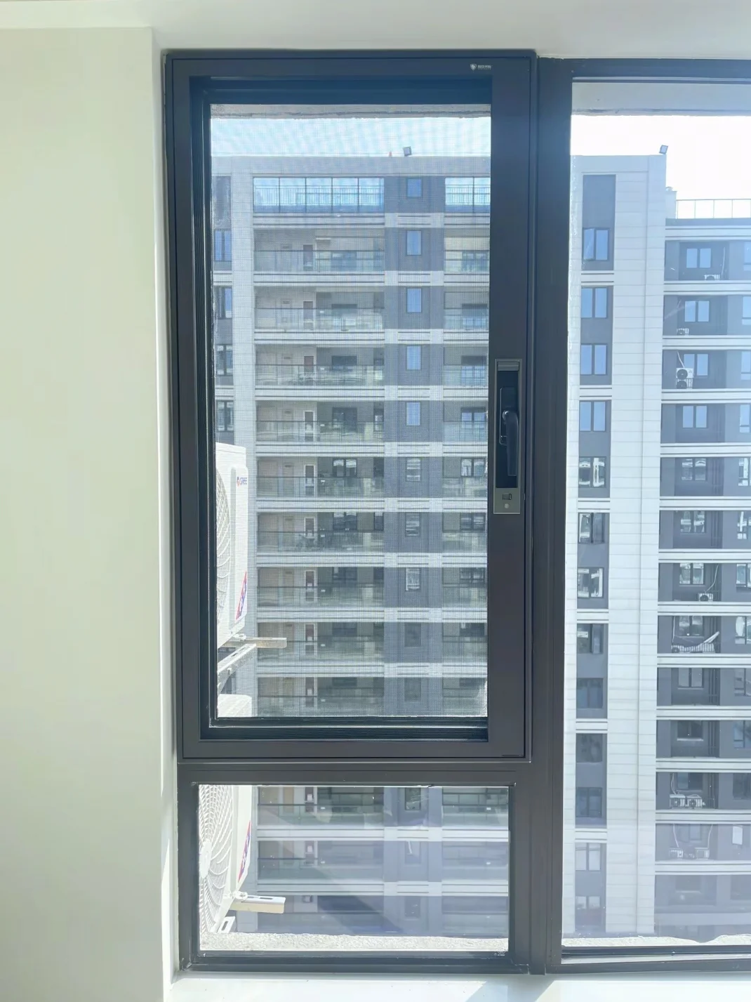 给正在装修还没封窗的参考下！2w系统窗下车