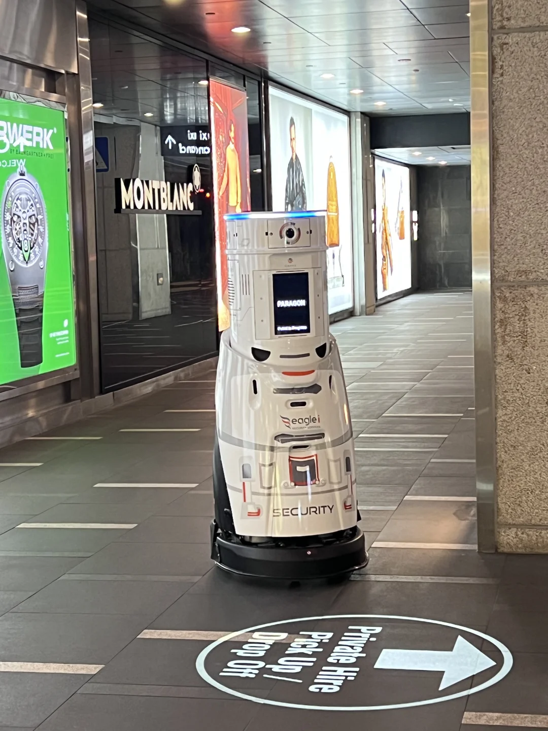 ??天哪！安保机器人会开枪吗？?