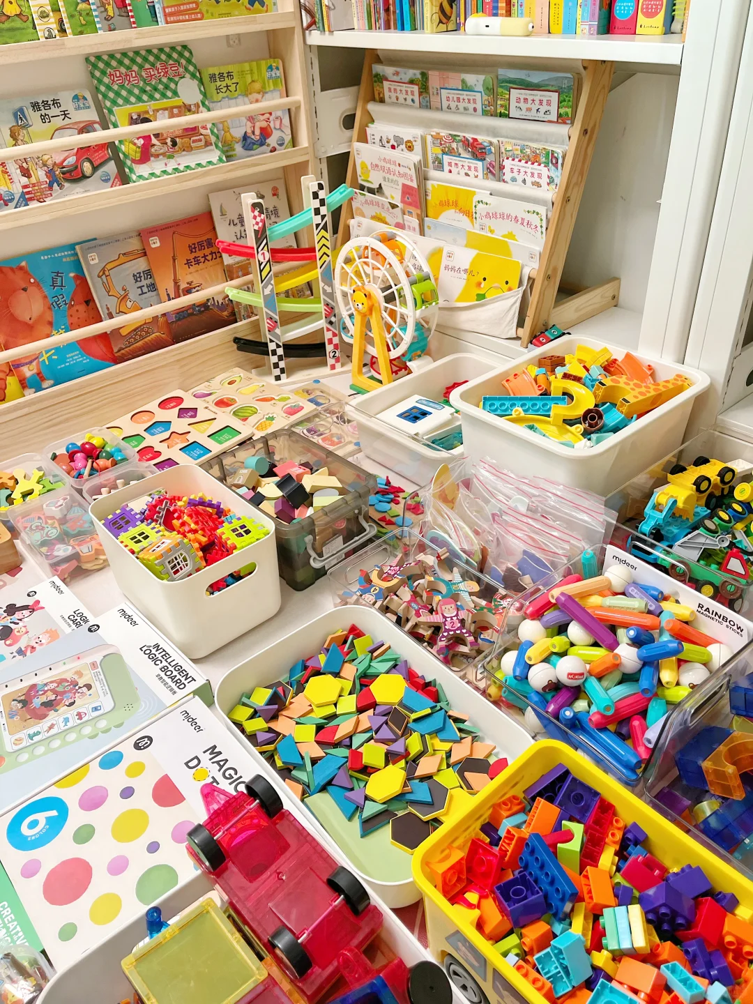 整理玩具☹️是件不容易的事?