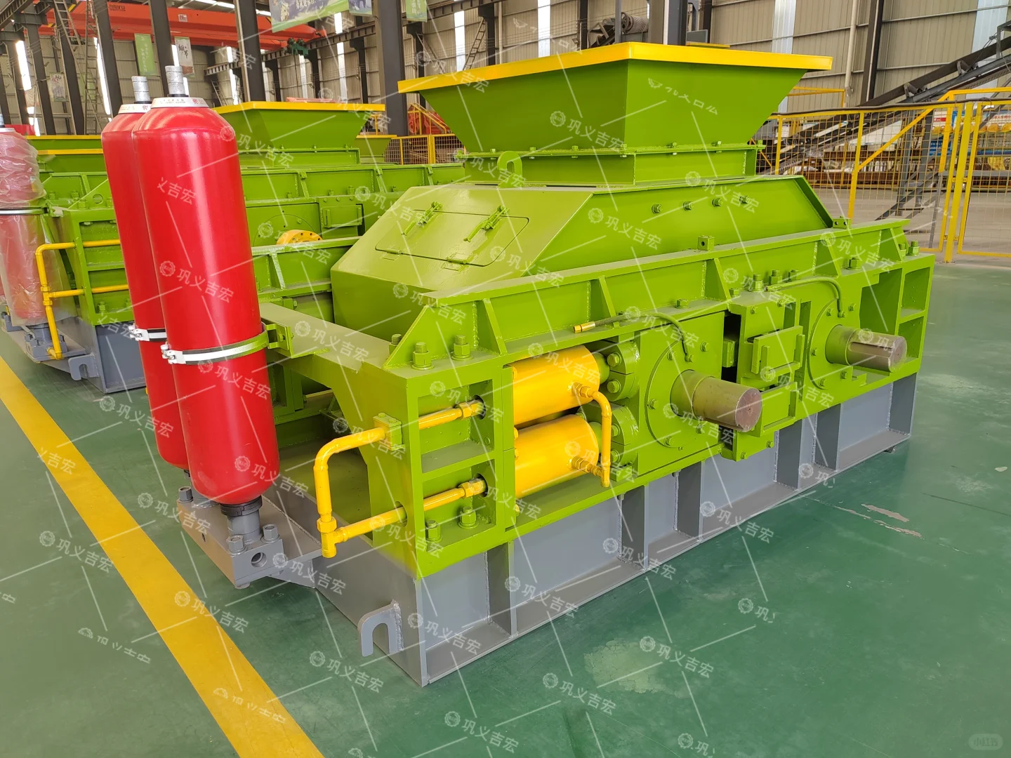 砂石设备对辊式制砂机选购