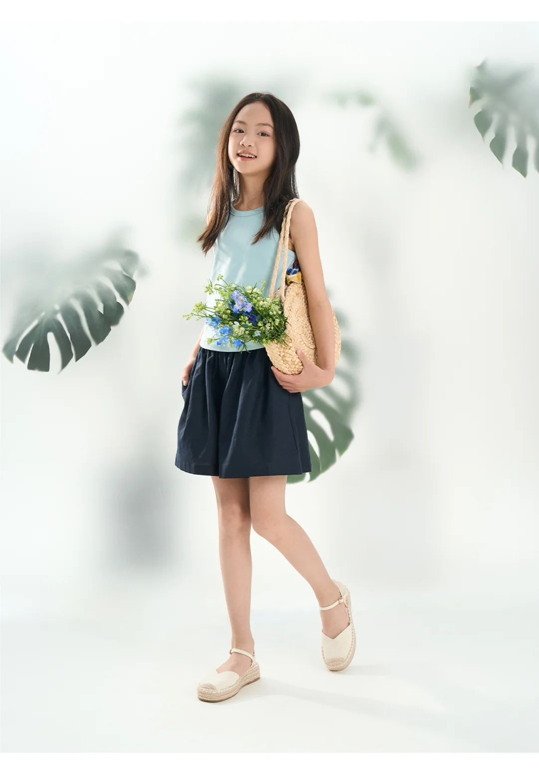 春夏松弛感密码｜棉麻花苞 A 字短裙裤?