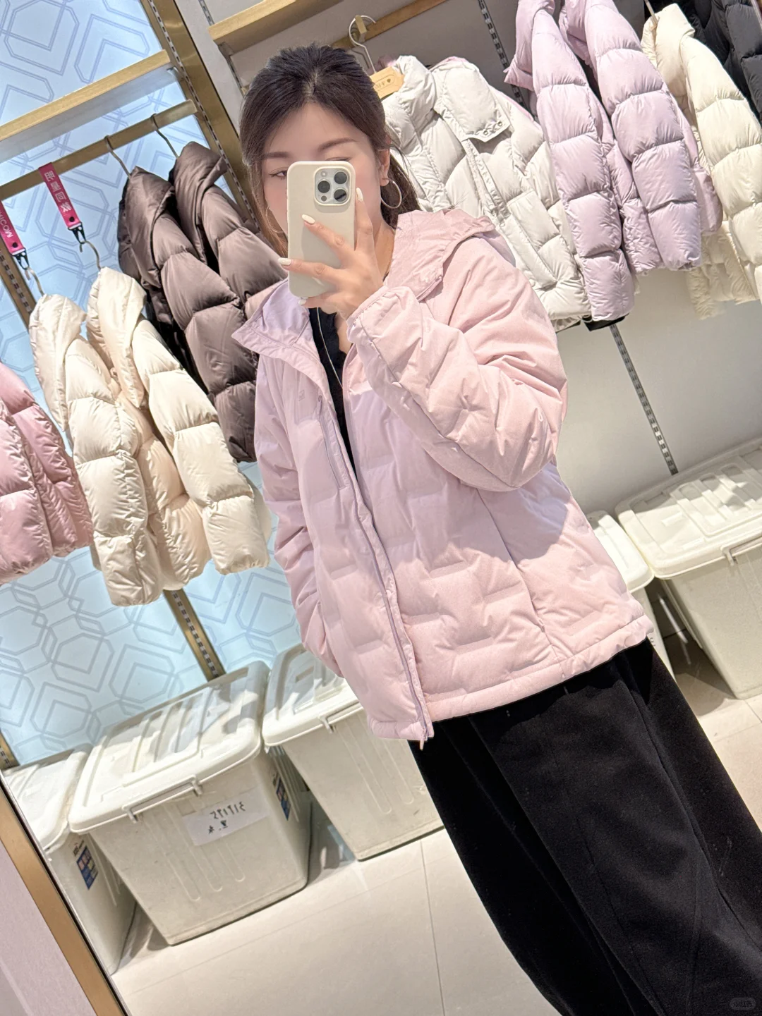 【爆款揭秘?】这件羽绒服竟然“缝”都没有？