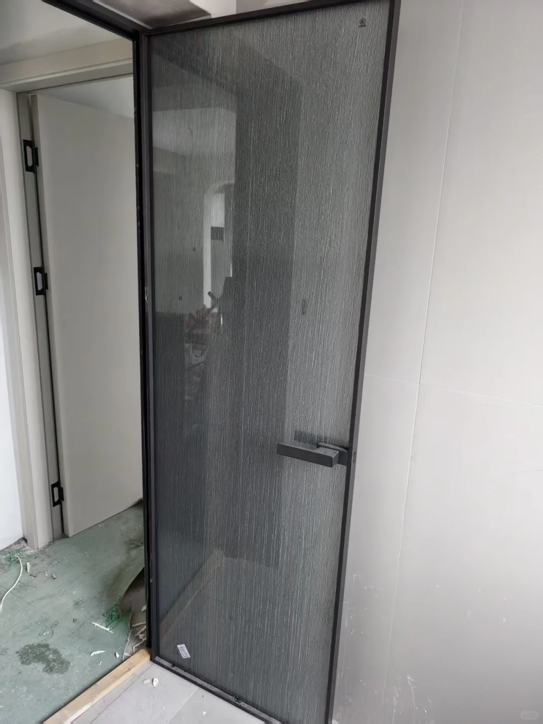 还是夹胶夹丝玻璃好看