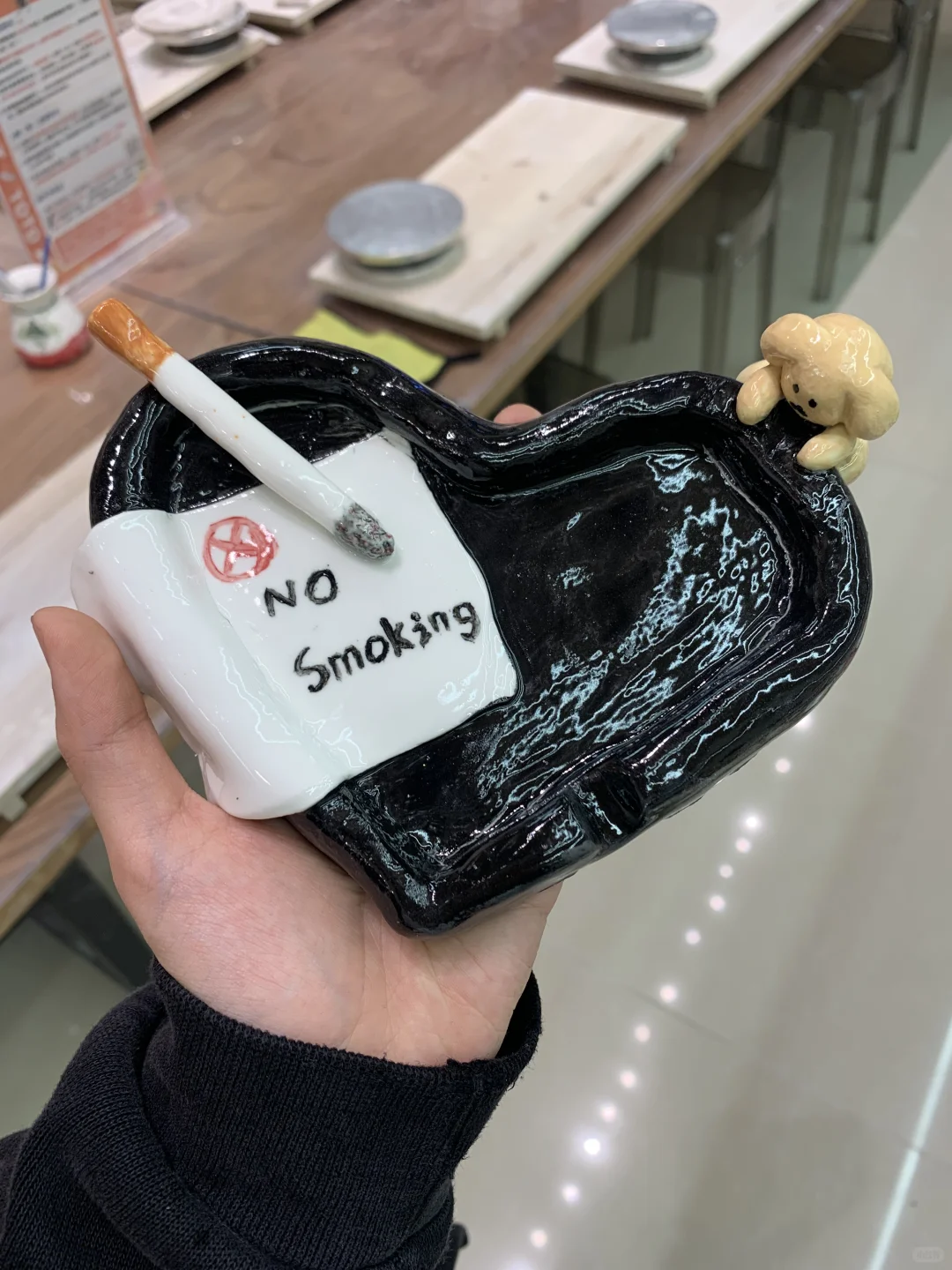 谁的烟灰缸做成陶瓷也这么好看！