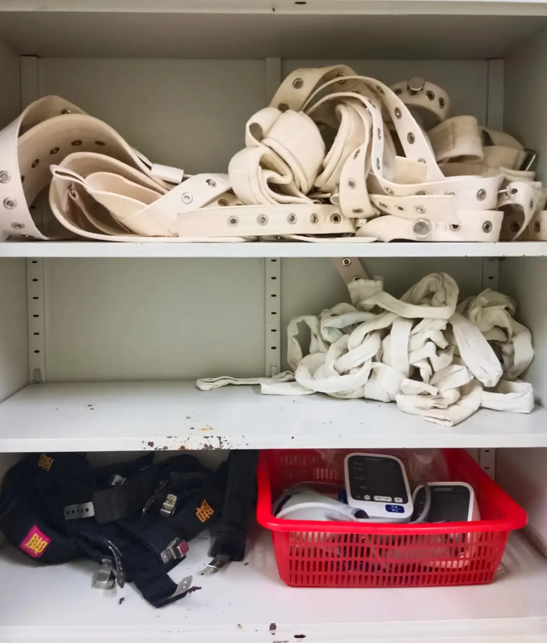 “精神病院是会捆人的”