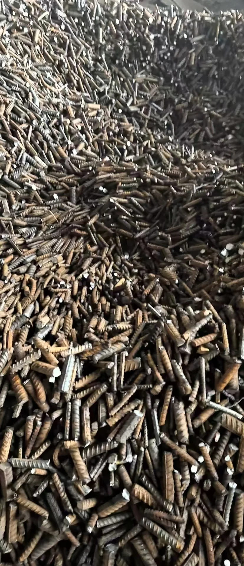 大量回收各类废钢废不锈钢圆片利用料，价高