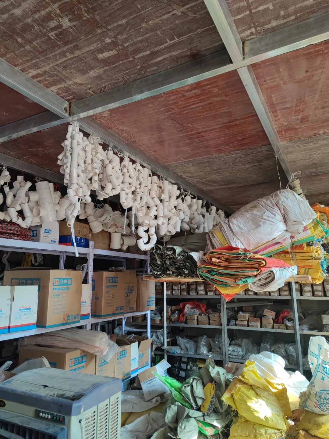 有空就整理货架，自己动手做个螺丝刀展架