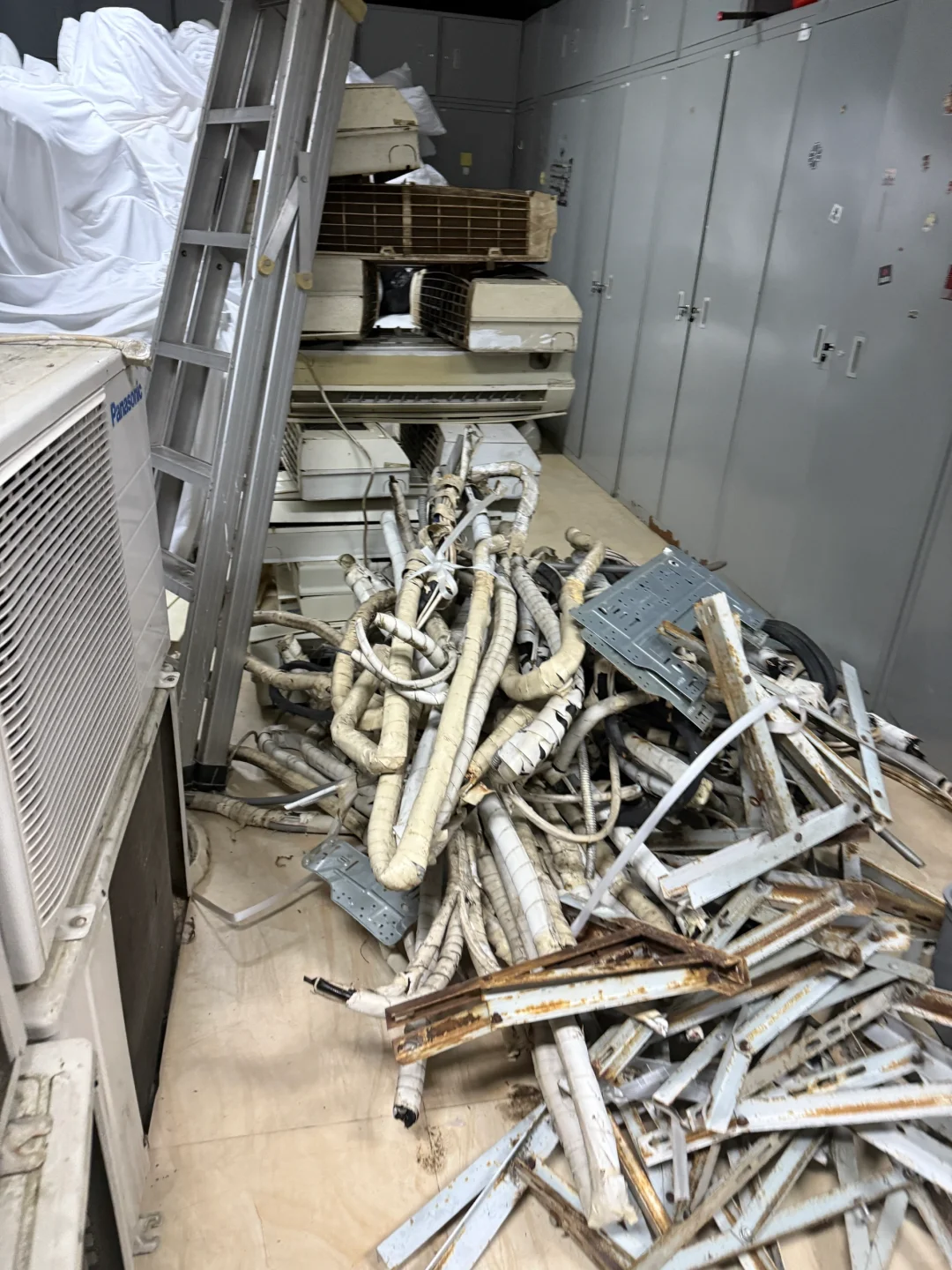 深圳上门回收二手家具家电空调办公用品