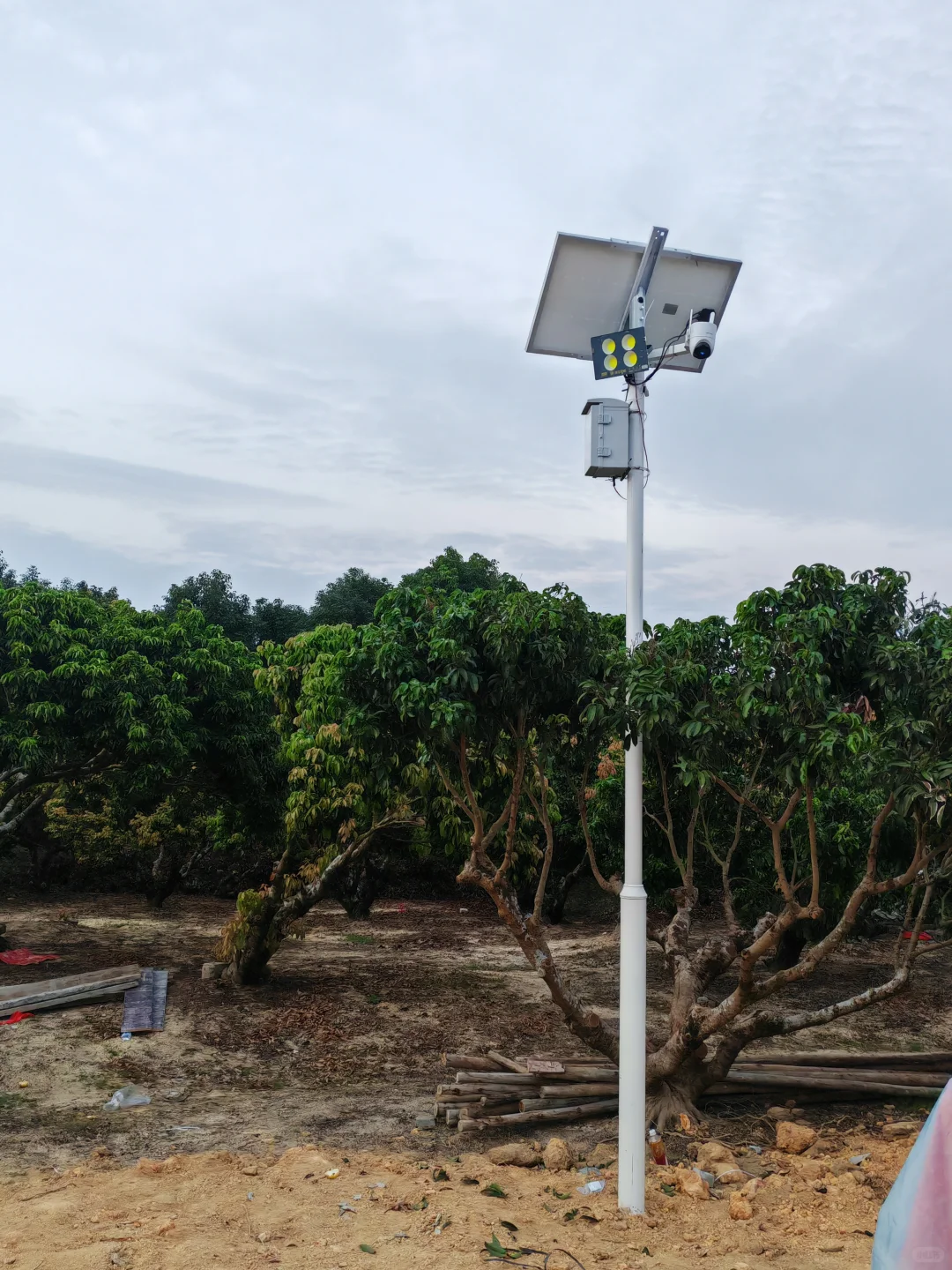 手搓太阳能监控和灯照系统，已完工