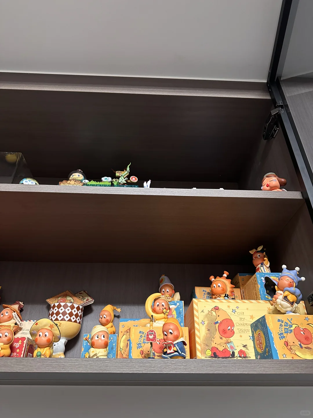 家里的小角落：展示柜摆件系列?