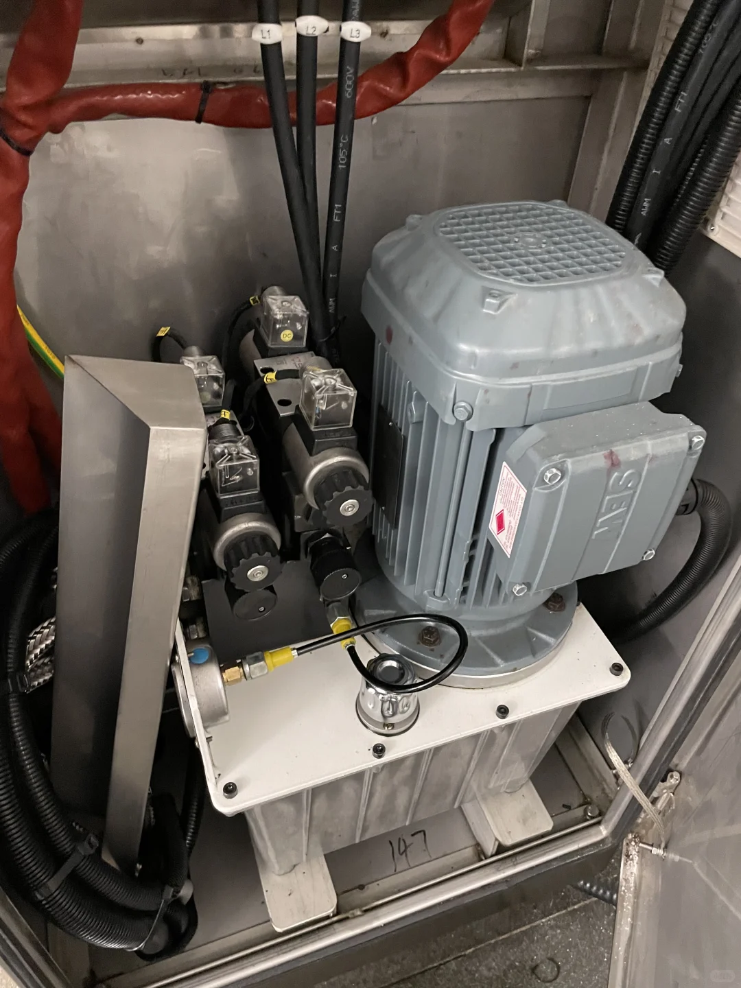 国内生产设备温哥华落地安装和调试