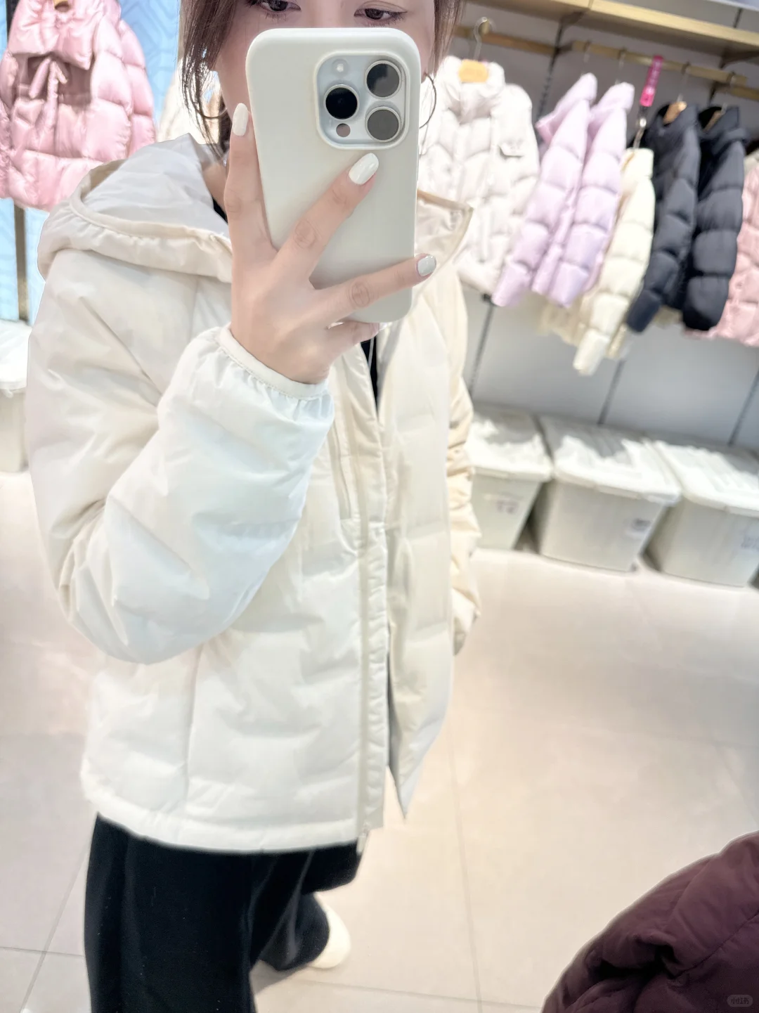 【爆款揭秘?】这件羽绒服竟然“缝”都没有？