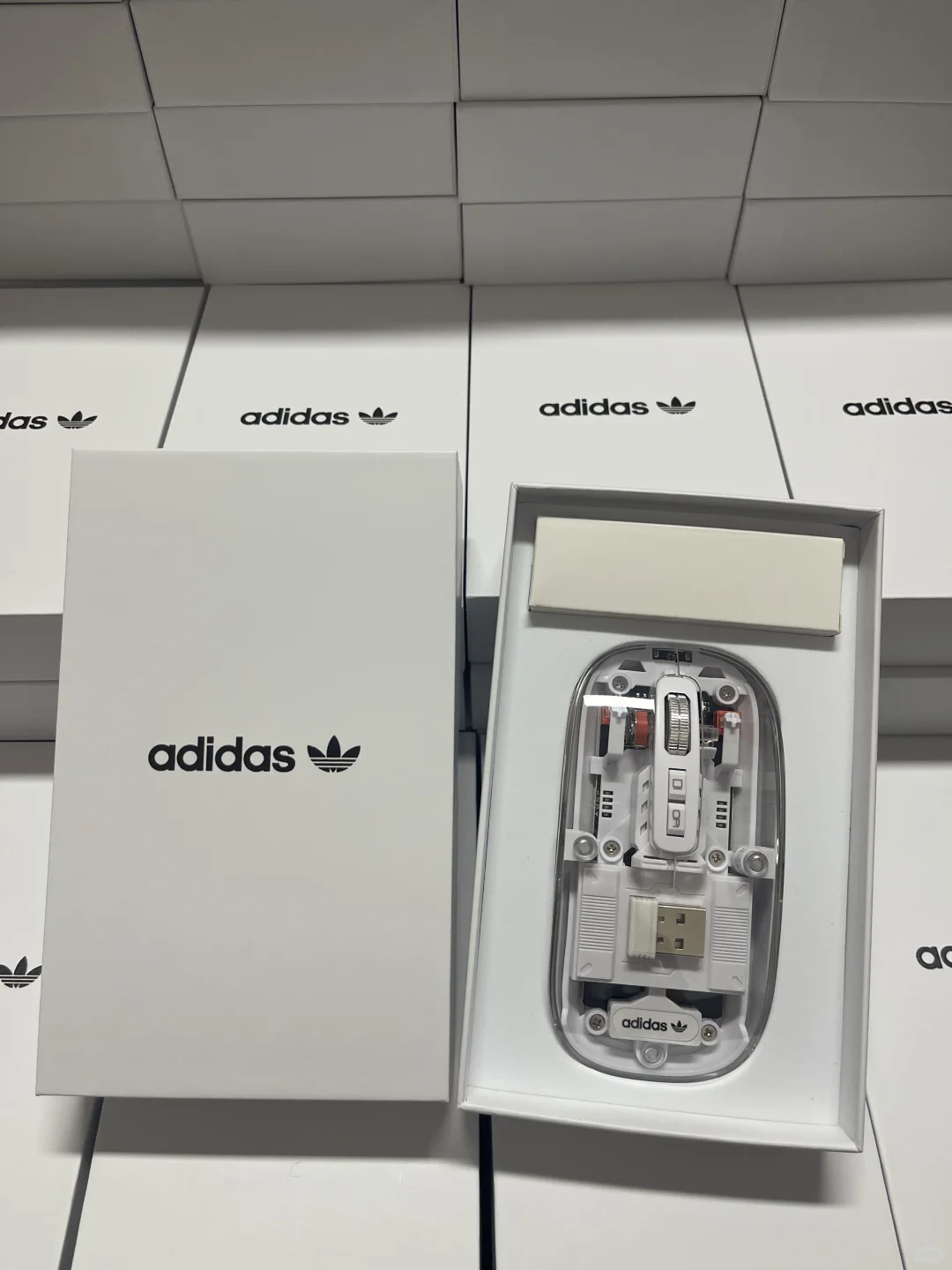 采购必看！adidas三叶草透明鼠标，潮牌办公礼